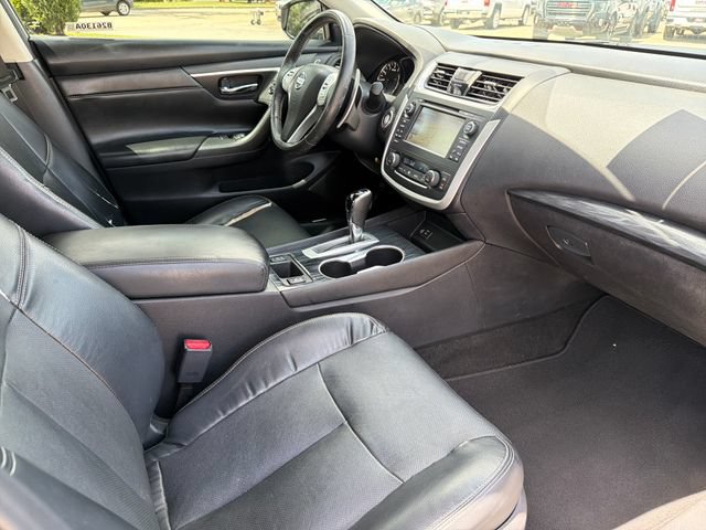 Used 2016 Nissan Altima 3.5 SL FWD image 25