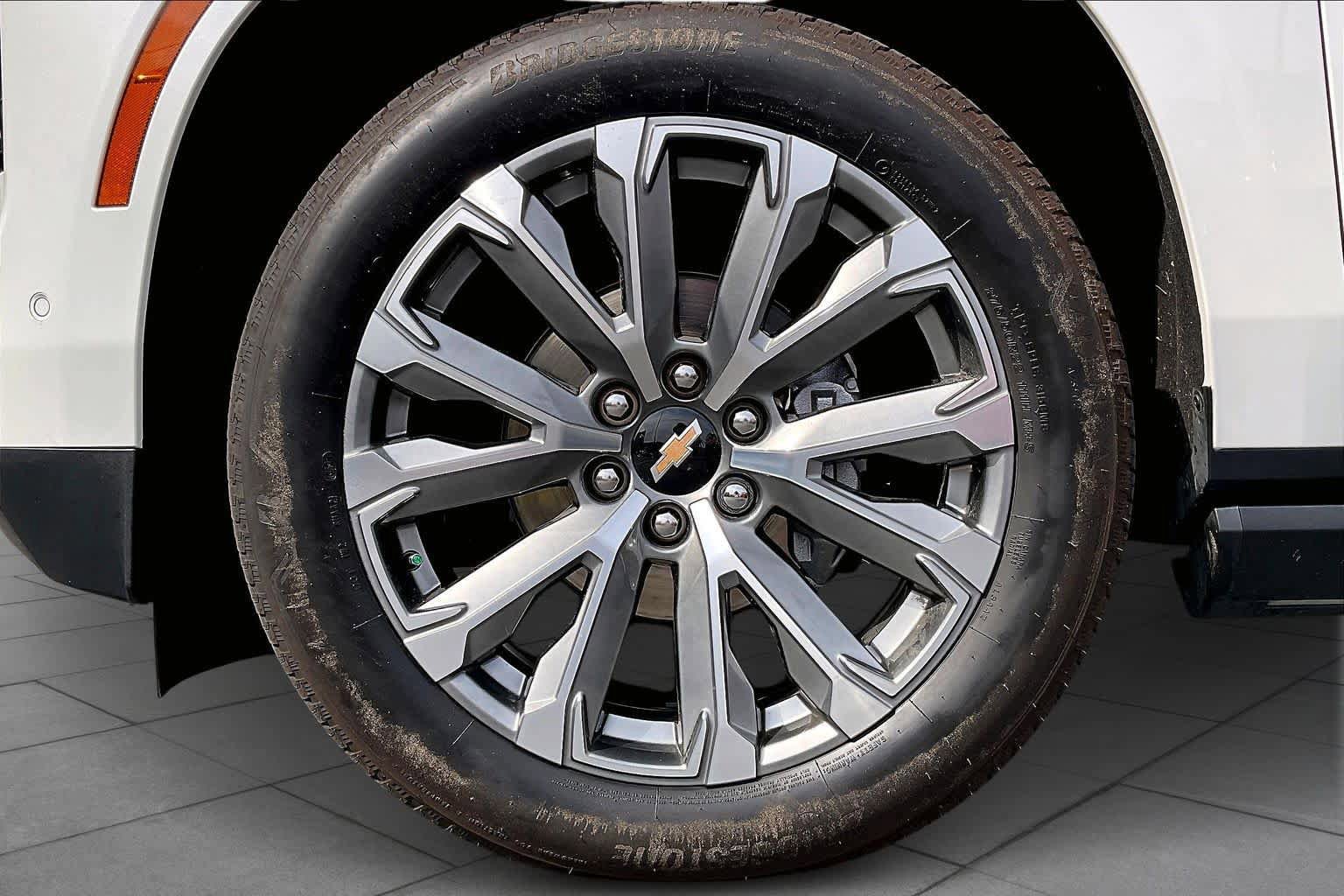 Certified 2025 Chevrolet Tahoe High Country AWD/4WD image 10