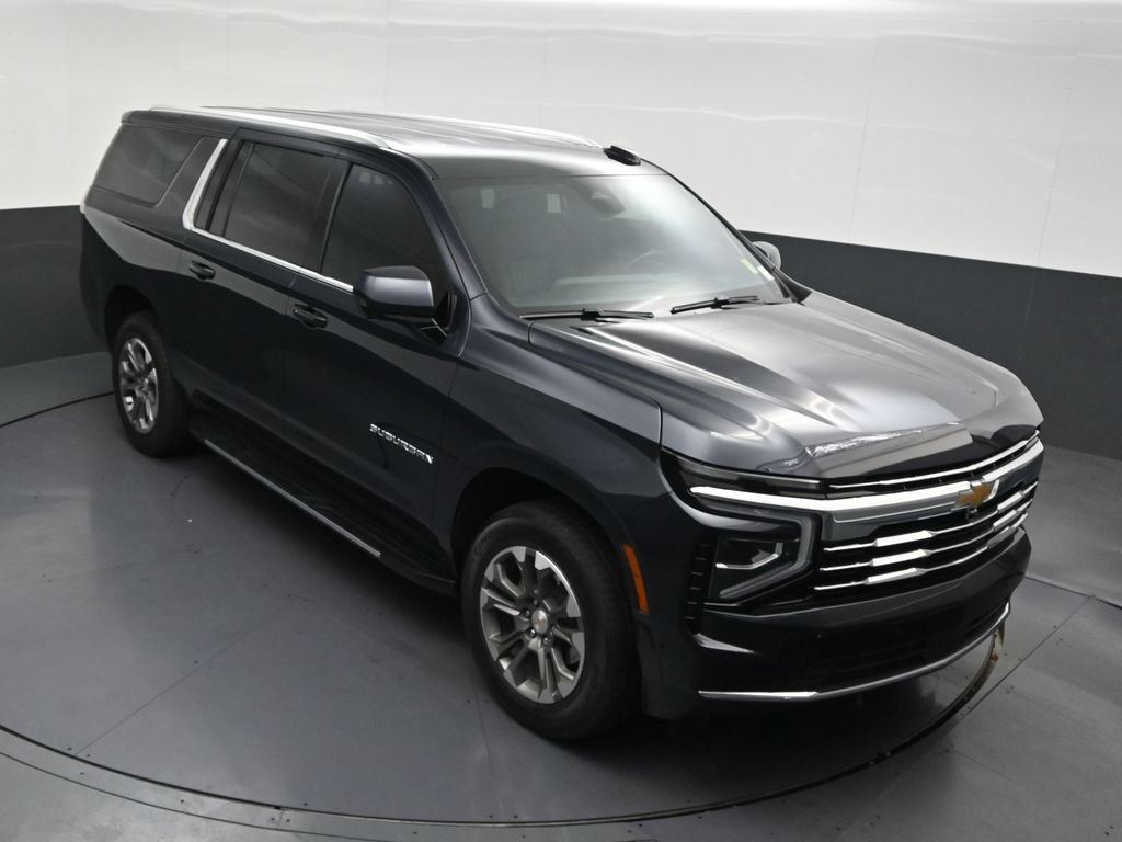 Used 2025 Chevrolet Suburban LT RWD image 23