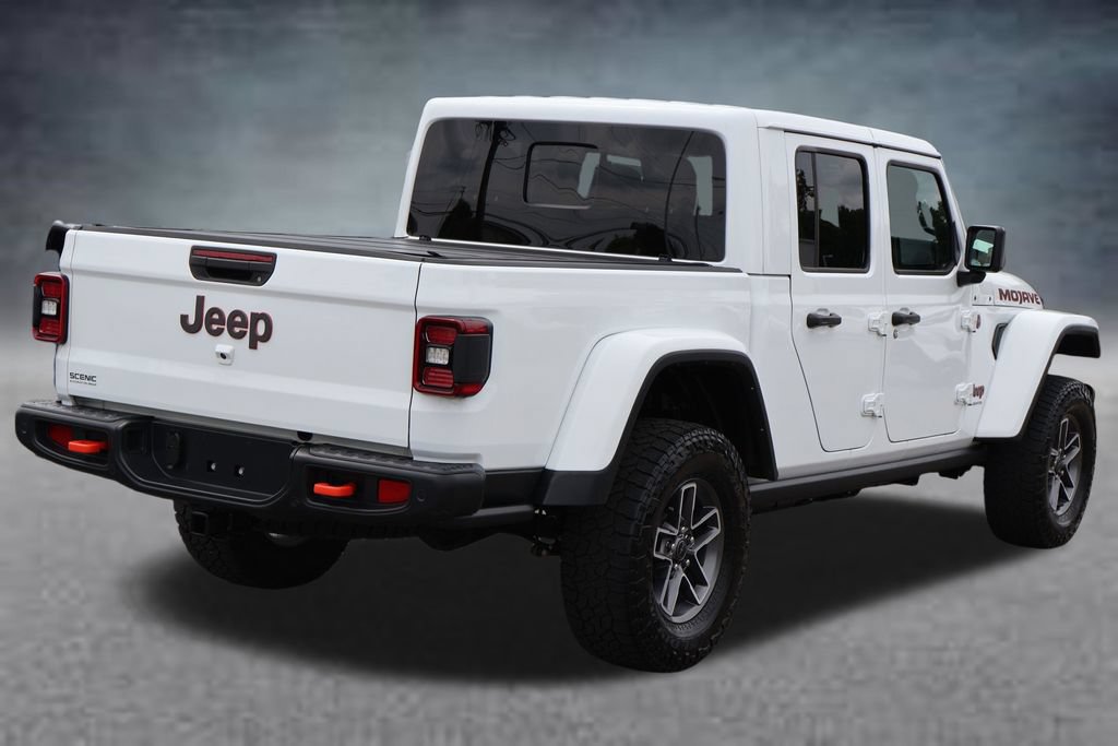 Used 2024 Jeep Gladiator Mojave AWD/4WD image 3