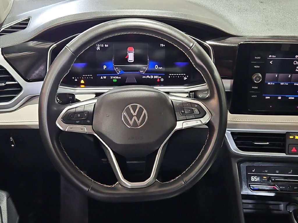 Used 2025 Volkswagen Taos SE AWD/4WD image 23