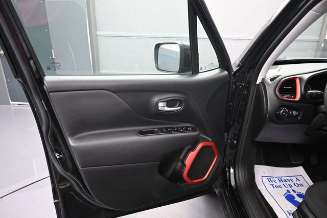 Used 2023 Jeep Renegade Trailhawk AWD/4WD image 9