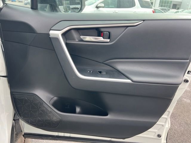 Used 2020 Toyota RAV4 XLE w/ Convenience Package image 30