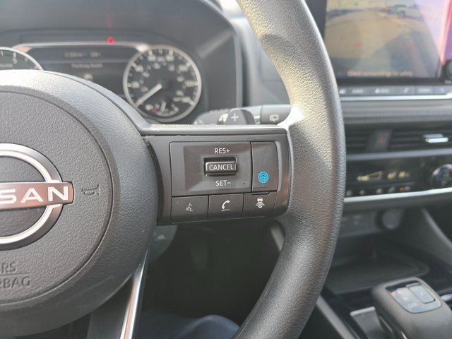 Used 2024 Nissan Rogue SV image 18