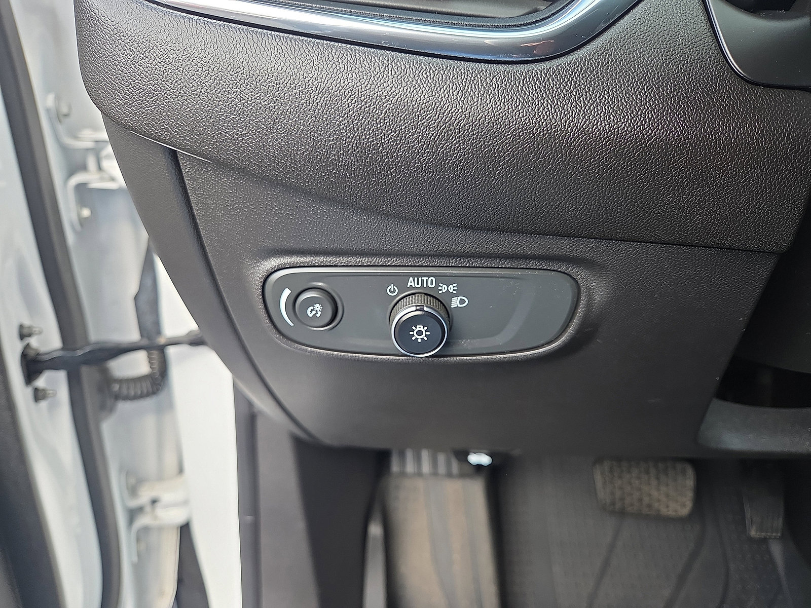 Certified 2024 Chevrolet Equinox LS w/ LS Convenience Package image 29