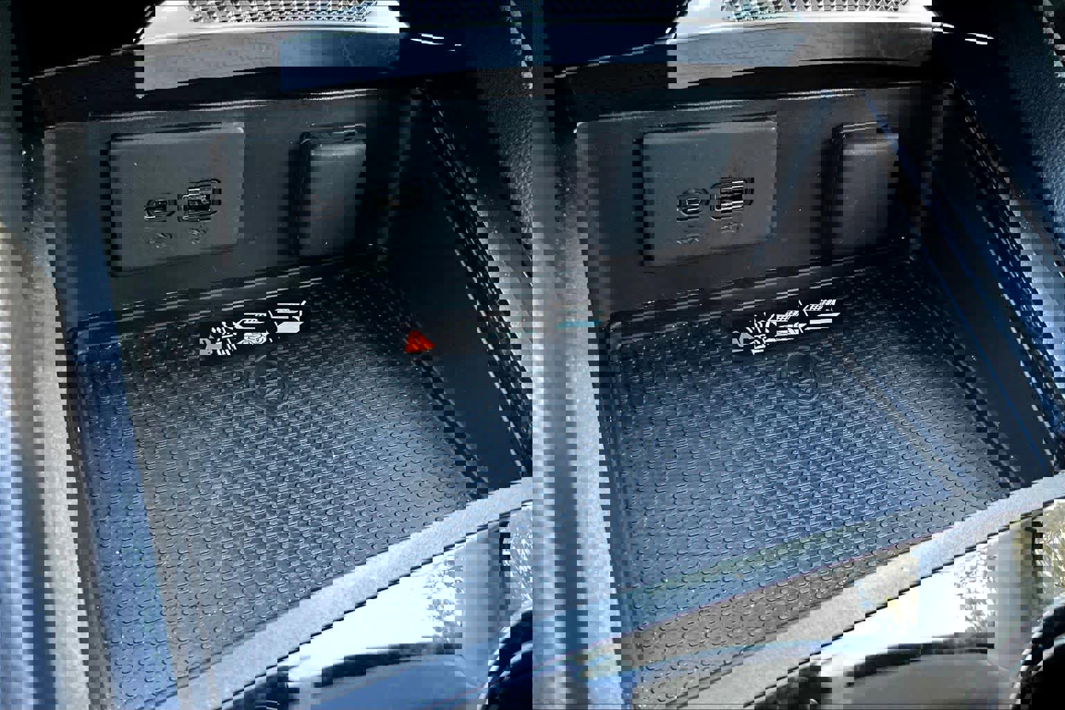 Used 2024 Buick Envision Avenir image 34