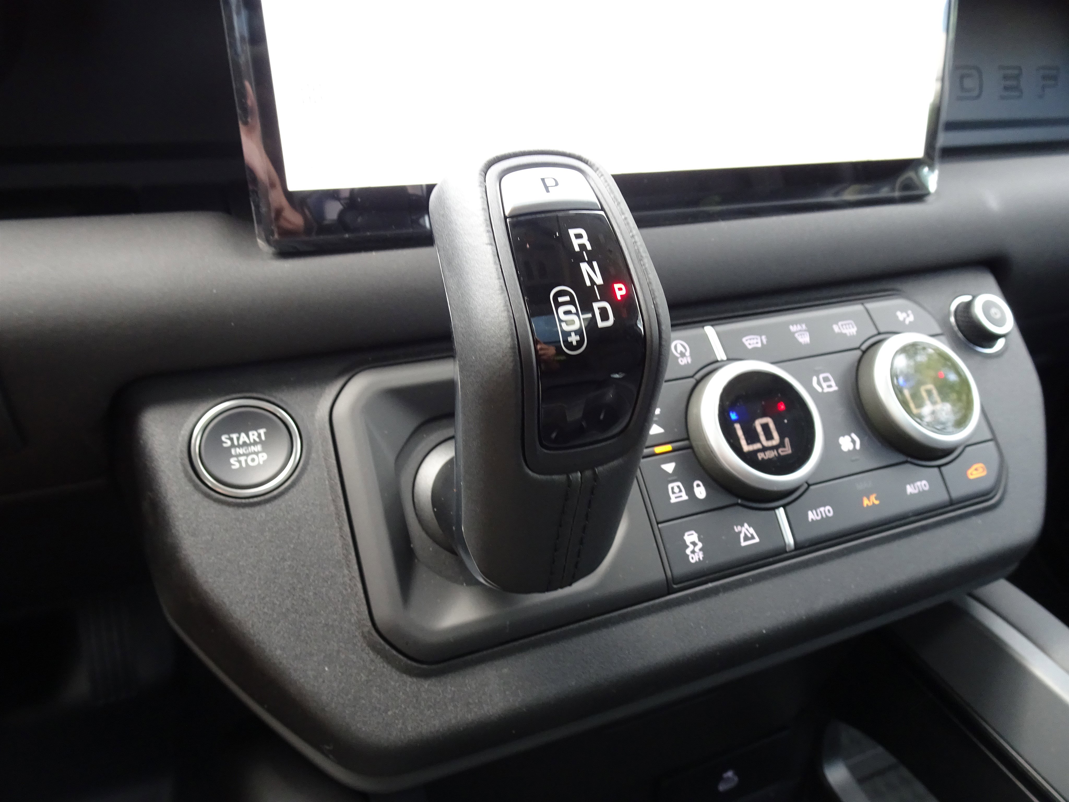 New 2025 Land Rover Defender 110 S image 23