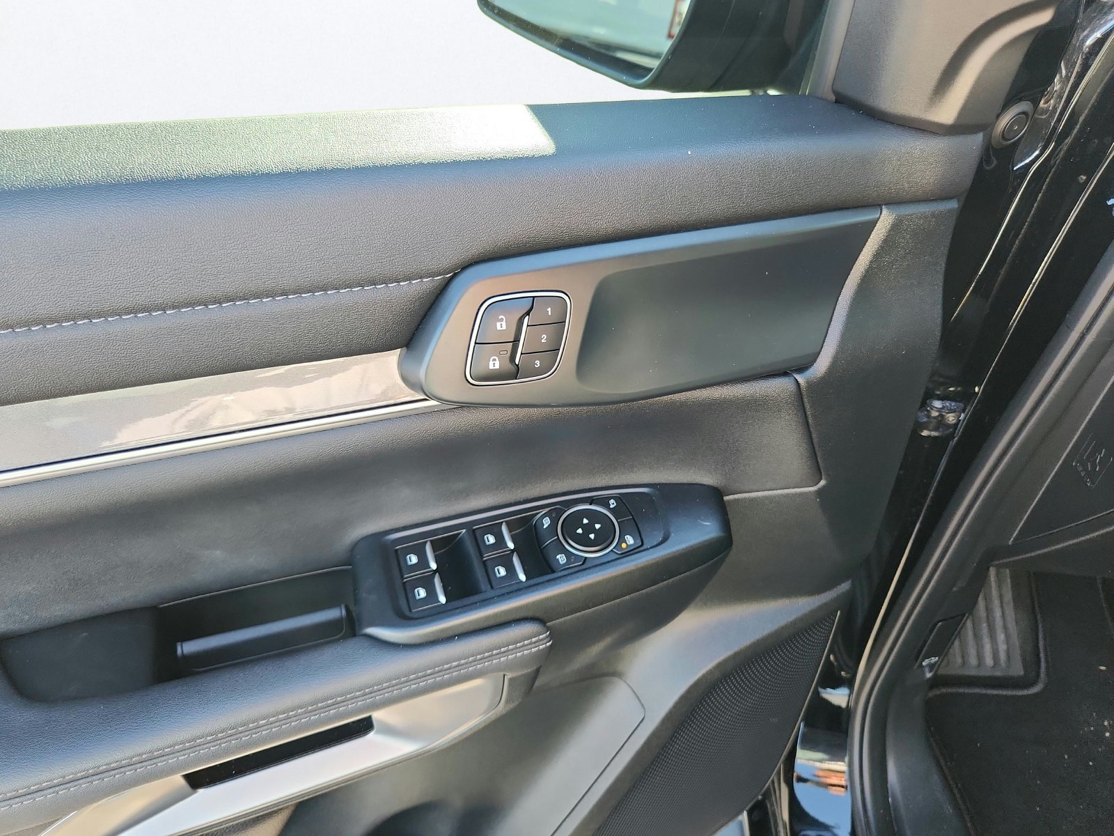Used 2024 Ford Ranger Lariat w/ FX4 Off-Road Package AWD/4WD image 22