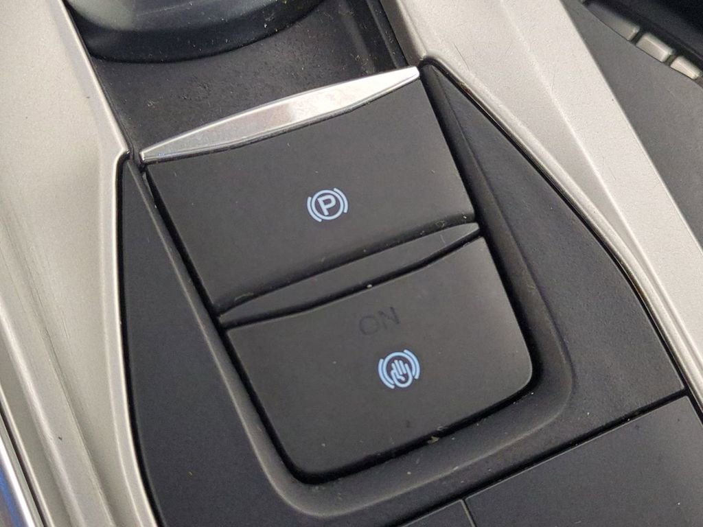 Used 2022 Ford Explorer XLT w/ Equipment Group 202A image 31