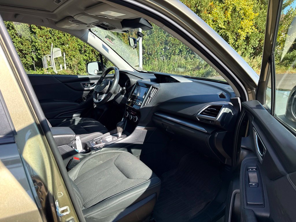 Used 2022 Subaru Forester Premium AWD/4WD image 16