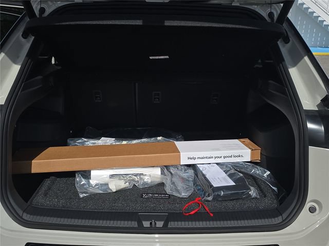 New 2026 Volkswagen Tiguan SEL R-Line AWD/4WD image 25