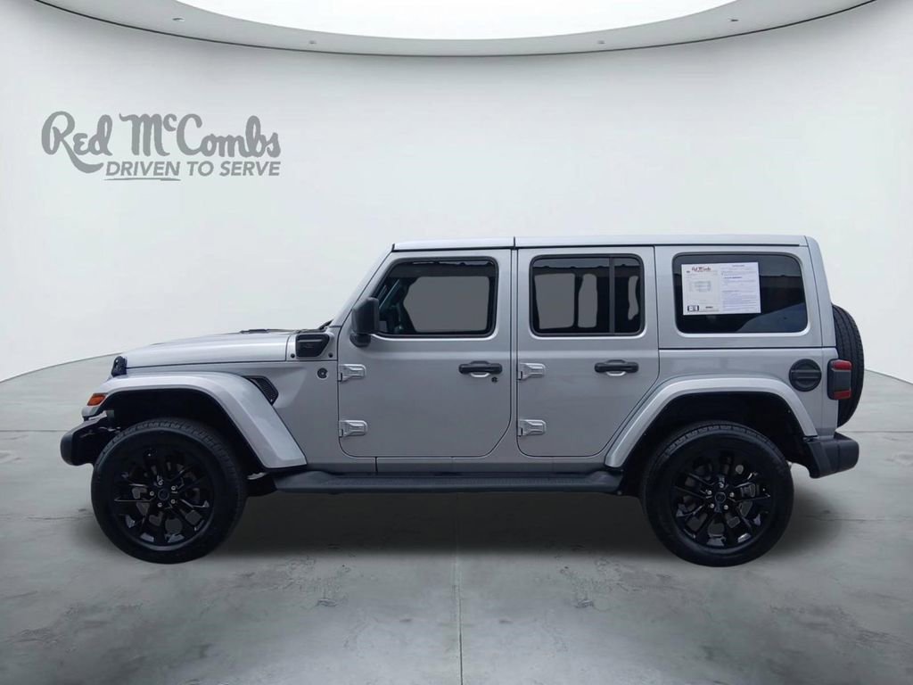 Used 2024 Jeep Wrangler Unlimited Sahara w/ Technology Group AWD/4WD image 2