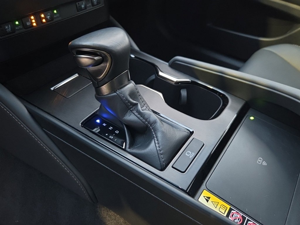 Certified 2024 Lexus ES 350 w/ Premium Package image 13