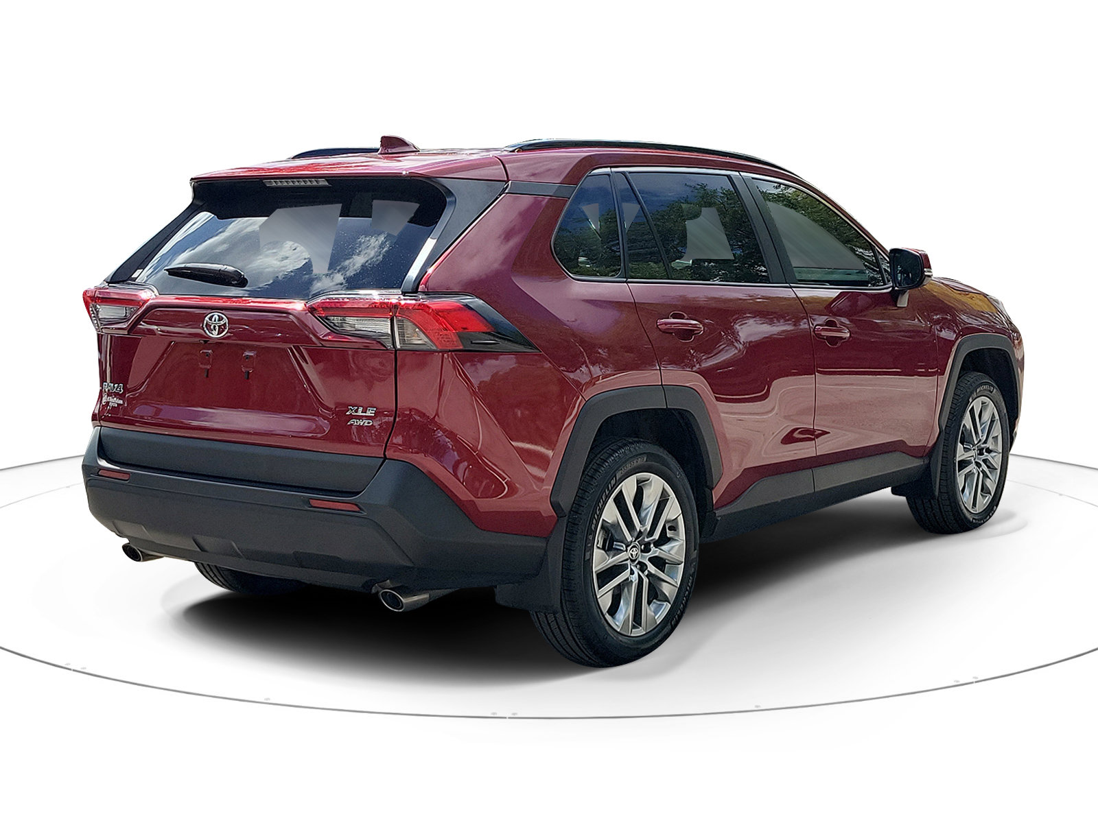 Used 2024 Toyota RAV4 XLE Premium AWD/4WD image 4