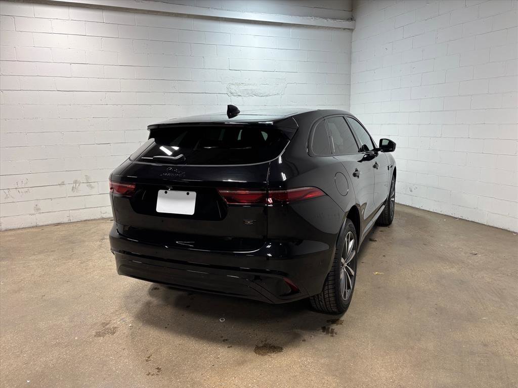 New 2026 Jaguar F-PACE R-Dynamic S image 7