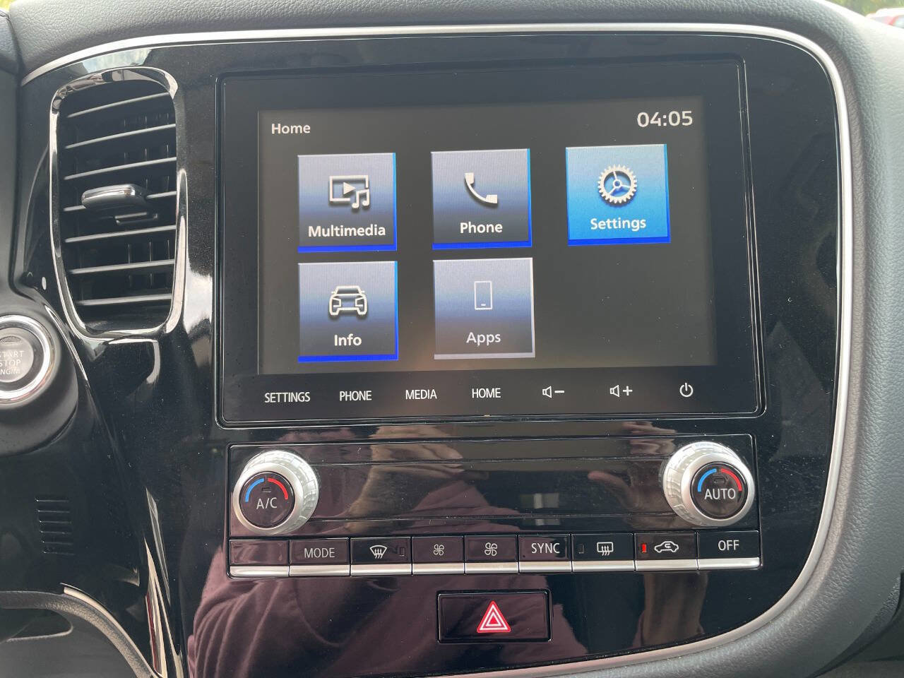 Used 2020 Mitsubishi Outlander SE image 36