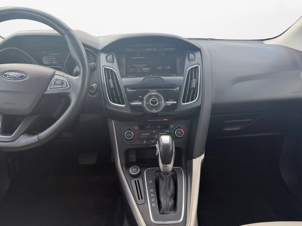 Used 2015 Ford Focus Titanium FWD image 10