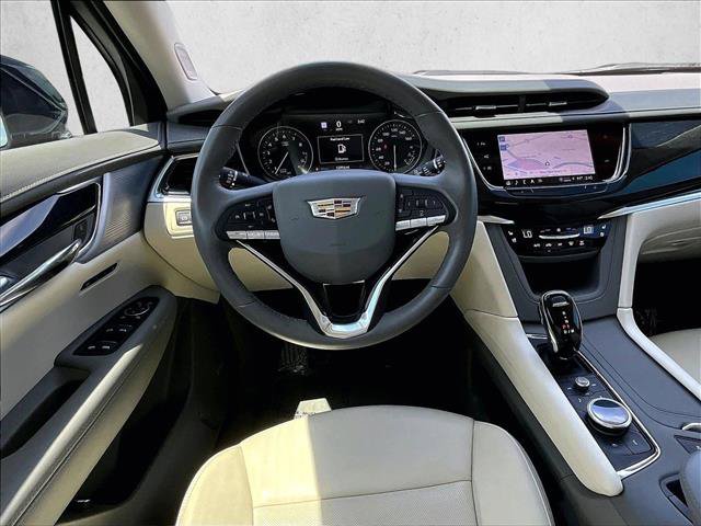 Certified 2025 Cadillac XT6 Premium Luxury w/ Technology Package FWD image 7