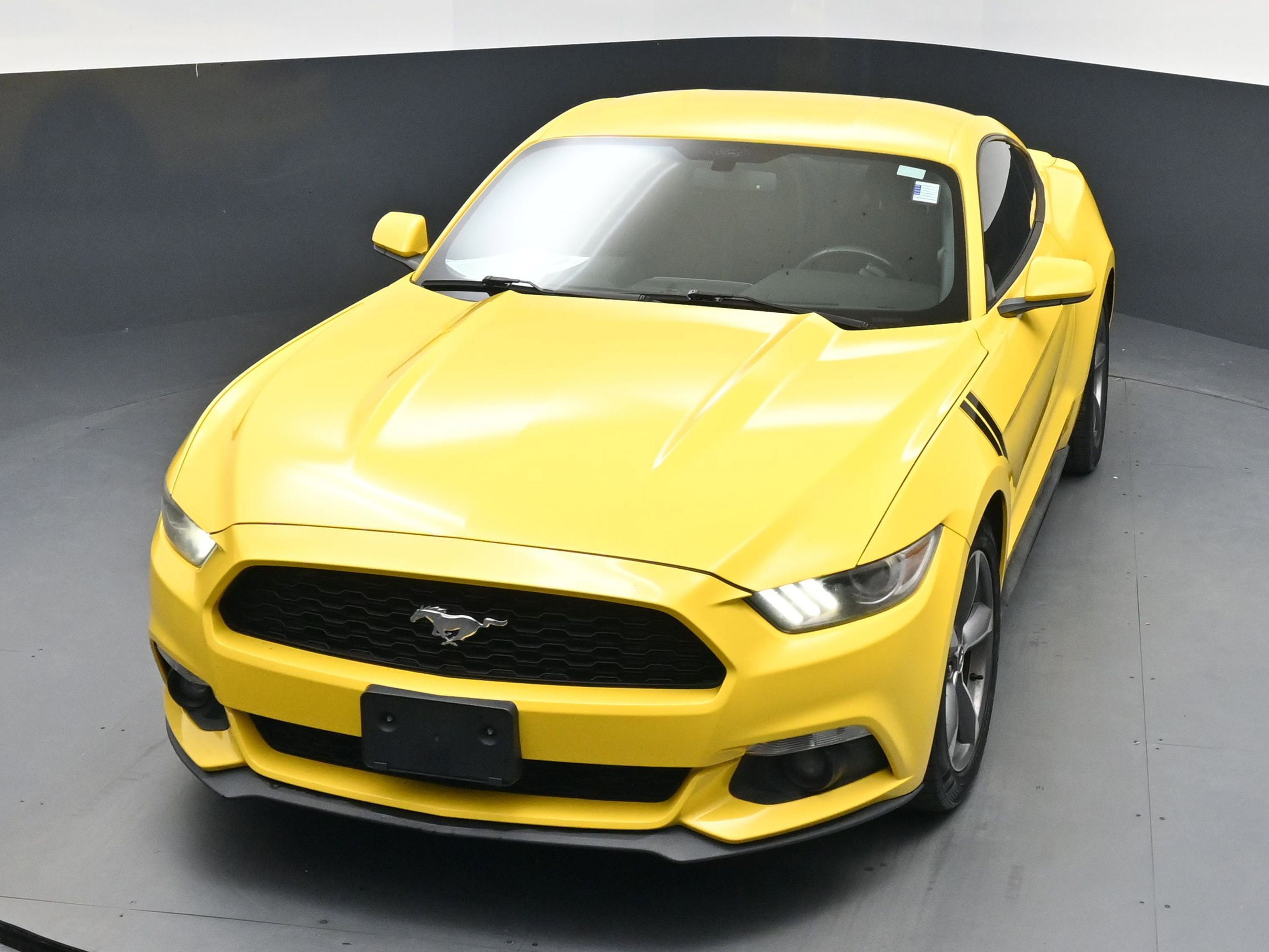 Used 2016 Ford Mustang EcoBoost image 15