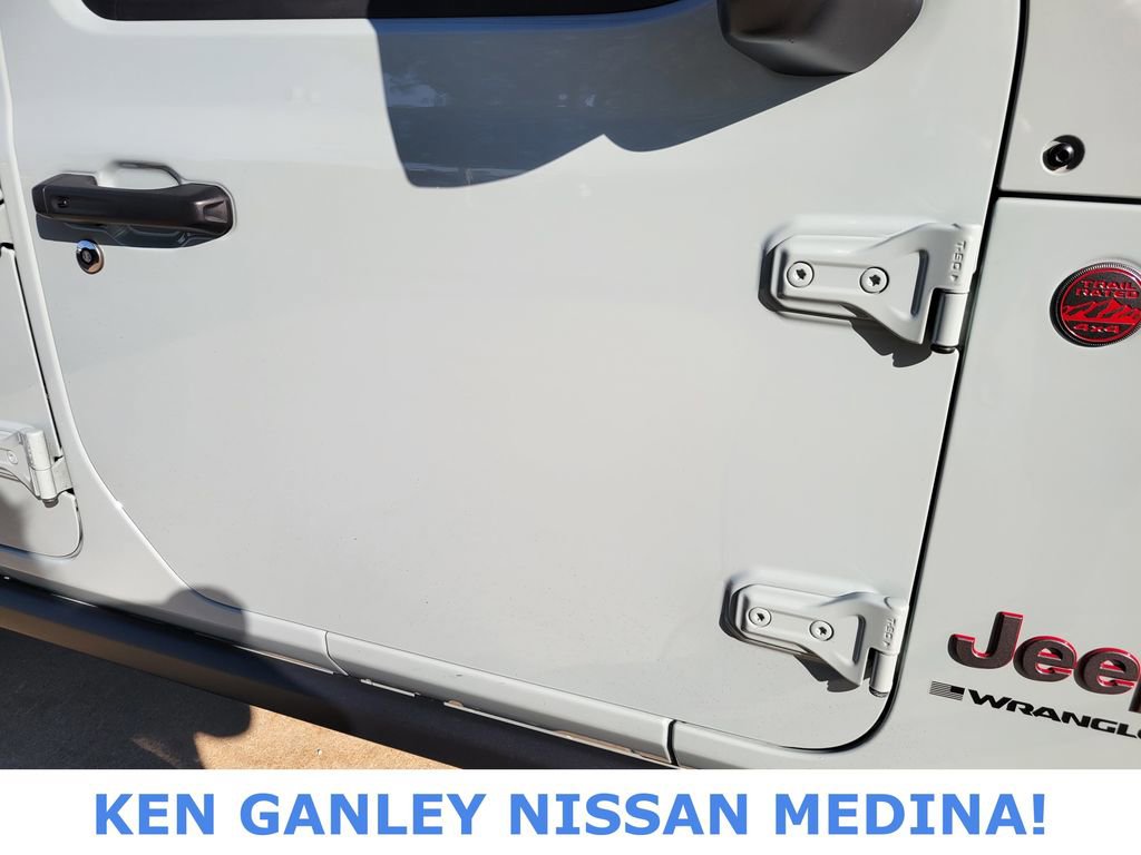 Used 2024 Jeep Wrangler Unlimited Rubicon image 13