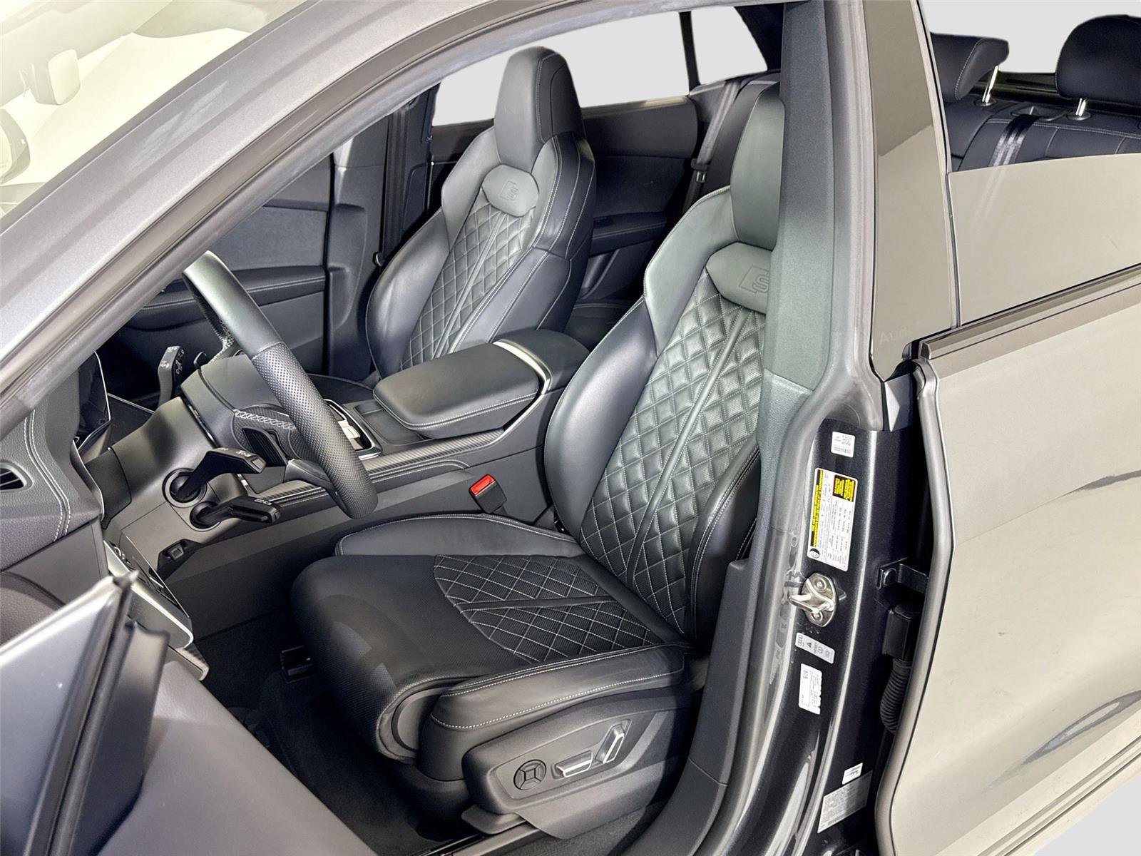 Used 2024 Audi SQ8 Premium Plus w/ 23" Wheel Package image 14