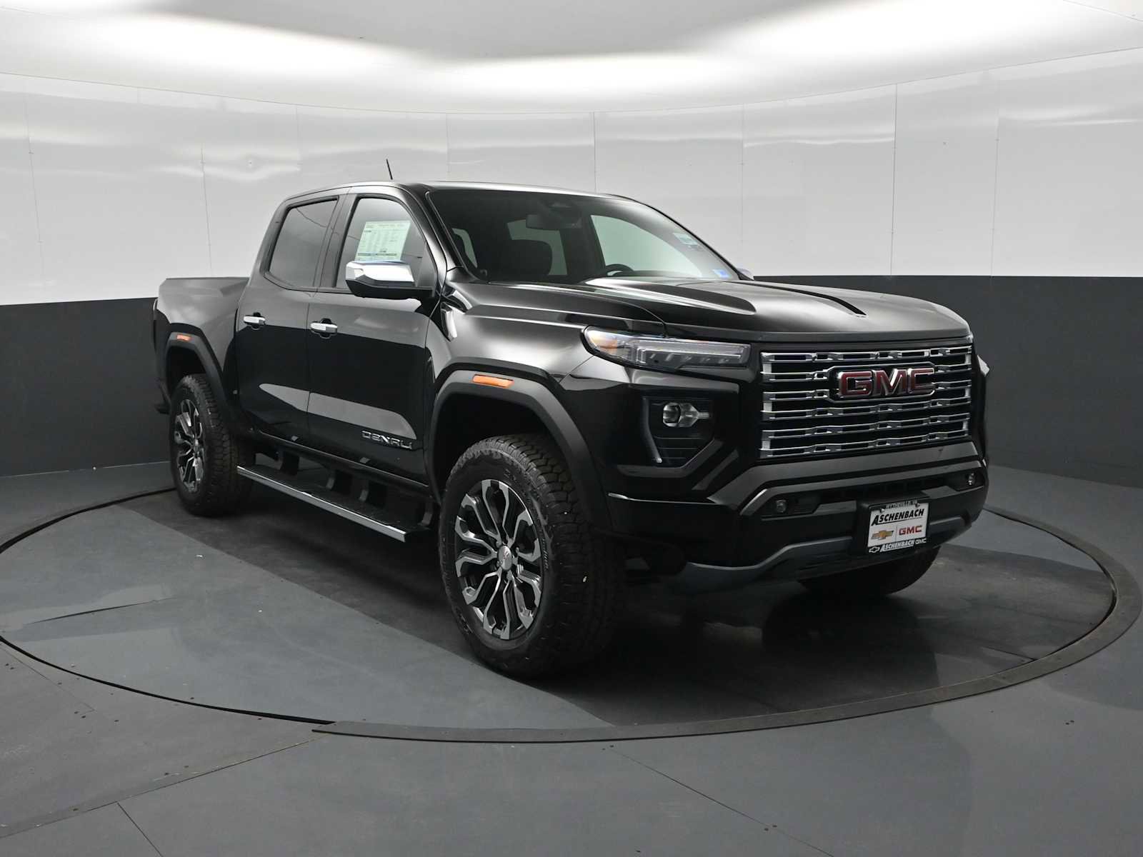 New 2026 GMC Canyon Denali AWD/4WD image 2