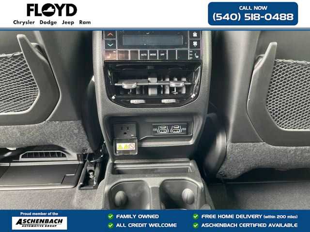 New 2025 Jeep Grand Cherokee L Overland w/ Luxury Tech Group IV image 26