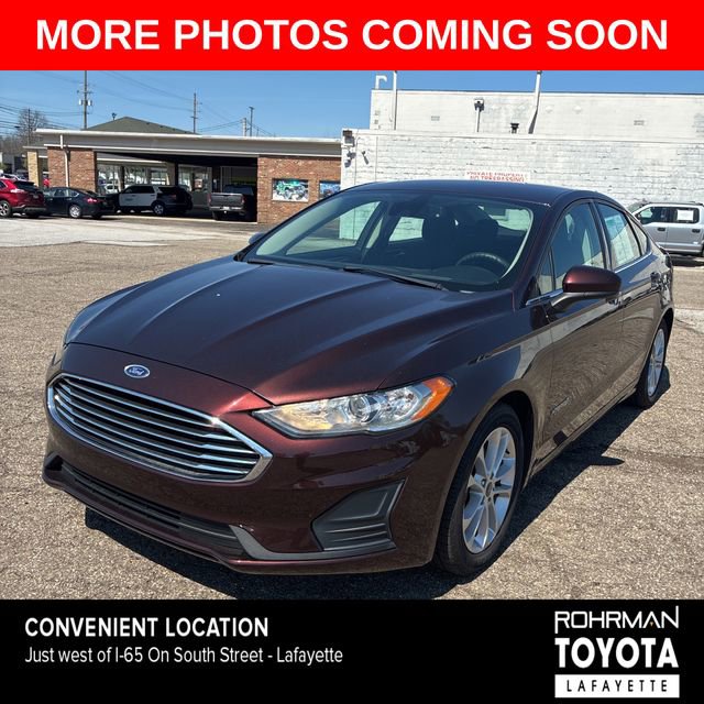 Used 2019 Ford Fusion SE image 2