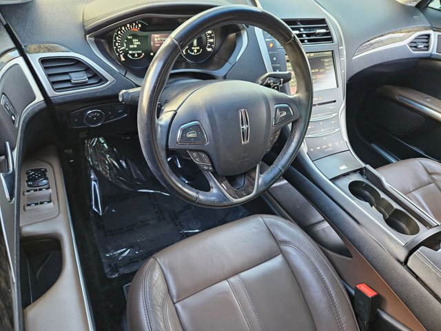 Used 2016 Lincoln MKZ w/ Technology Package image 9