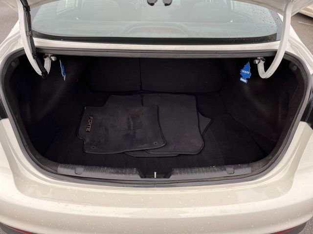 Used 2017 Kia Forte LX image 21