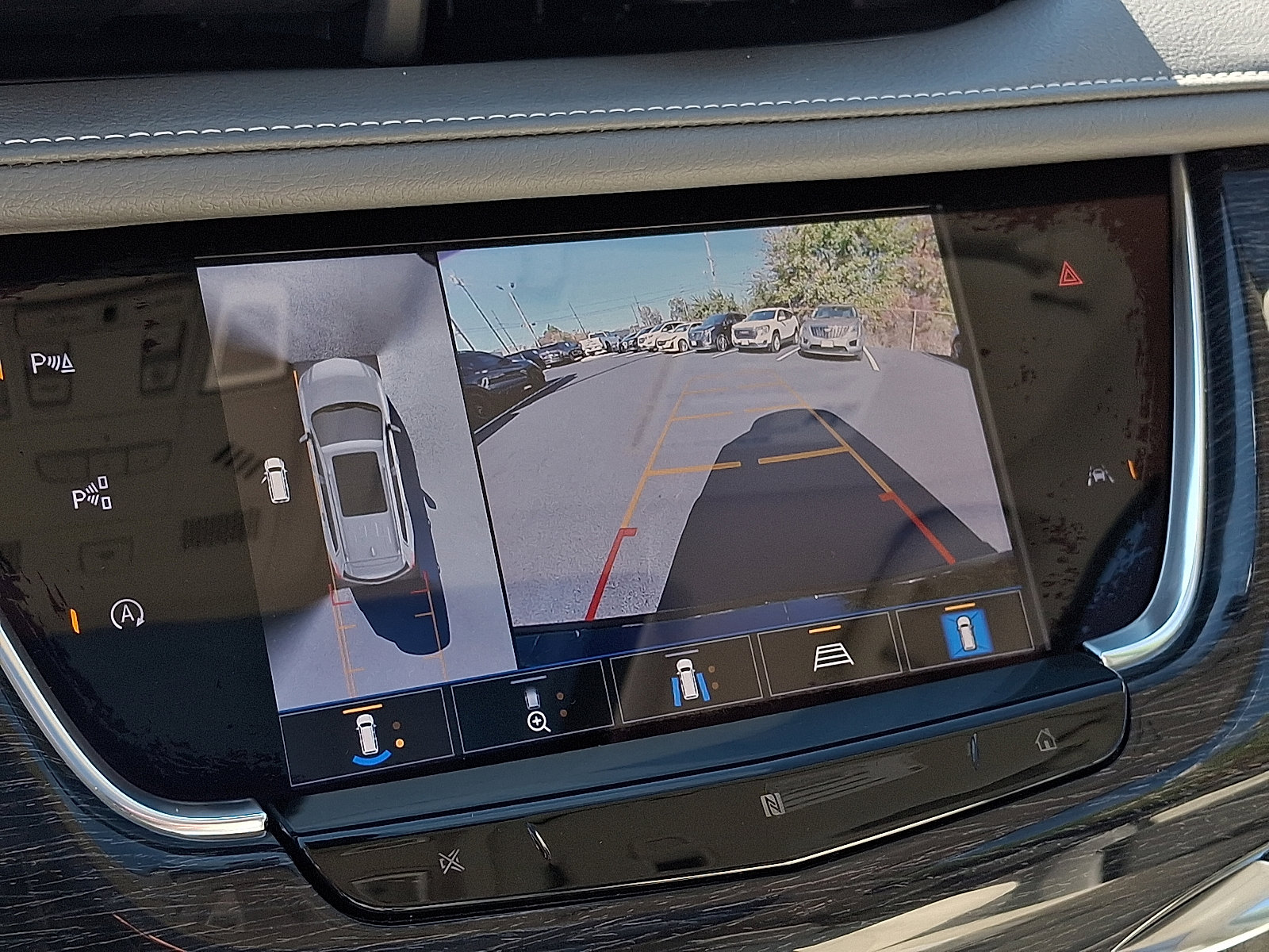 Used 2021 Cadillac XT6 Premium Luxury image 21