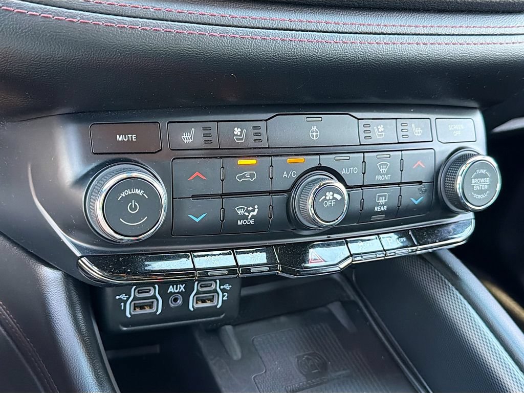 Used 2021 Dodge Durango R/T w/ Blacktop Package AWD/4WD image 18