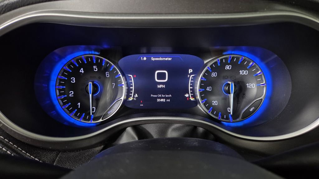 Used 2024 Chrysler Pacifica Touring-L FWD image 21