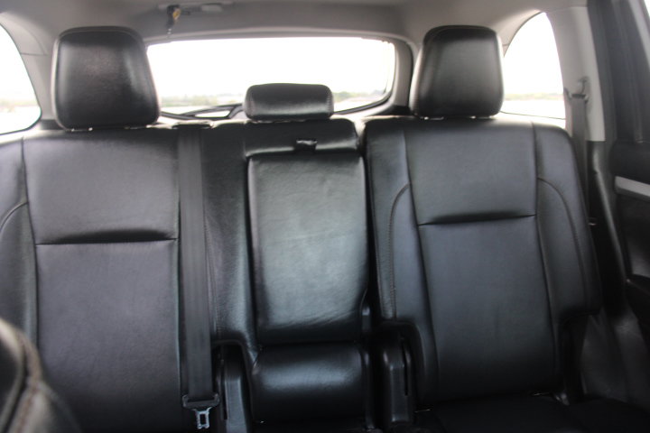 Used 2017 Toyota Highlander XLE AWD/4WD image 25