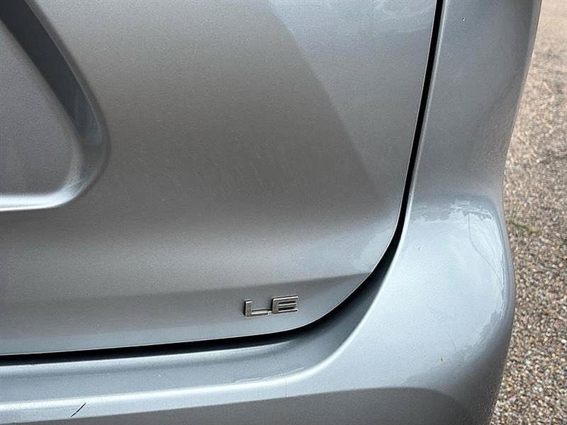 Used 2023 Toyota Highlander LE FWD image 41