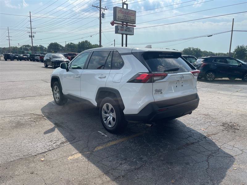 Used 2022 Toyota RAV4 LE FWD image 5
