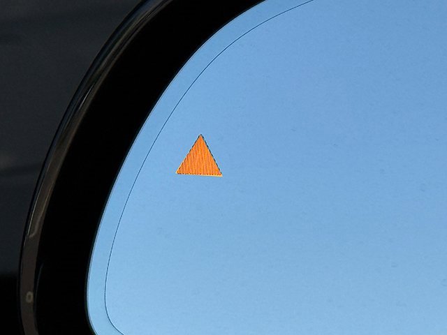 Used 2023 BMW X6 M50i w/ Executive Package image 22