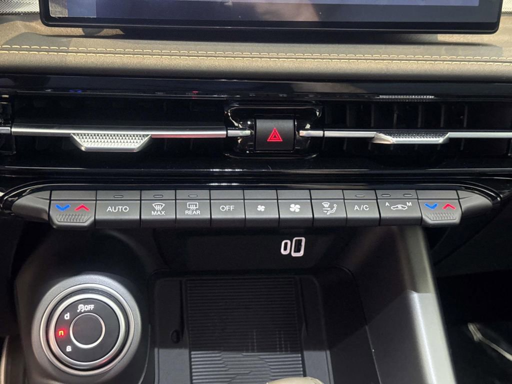 New 2026 Alfa Romeo Tonale w/ Black Premium Package image 14