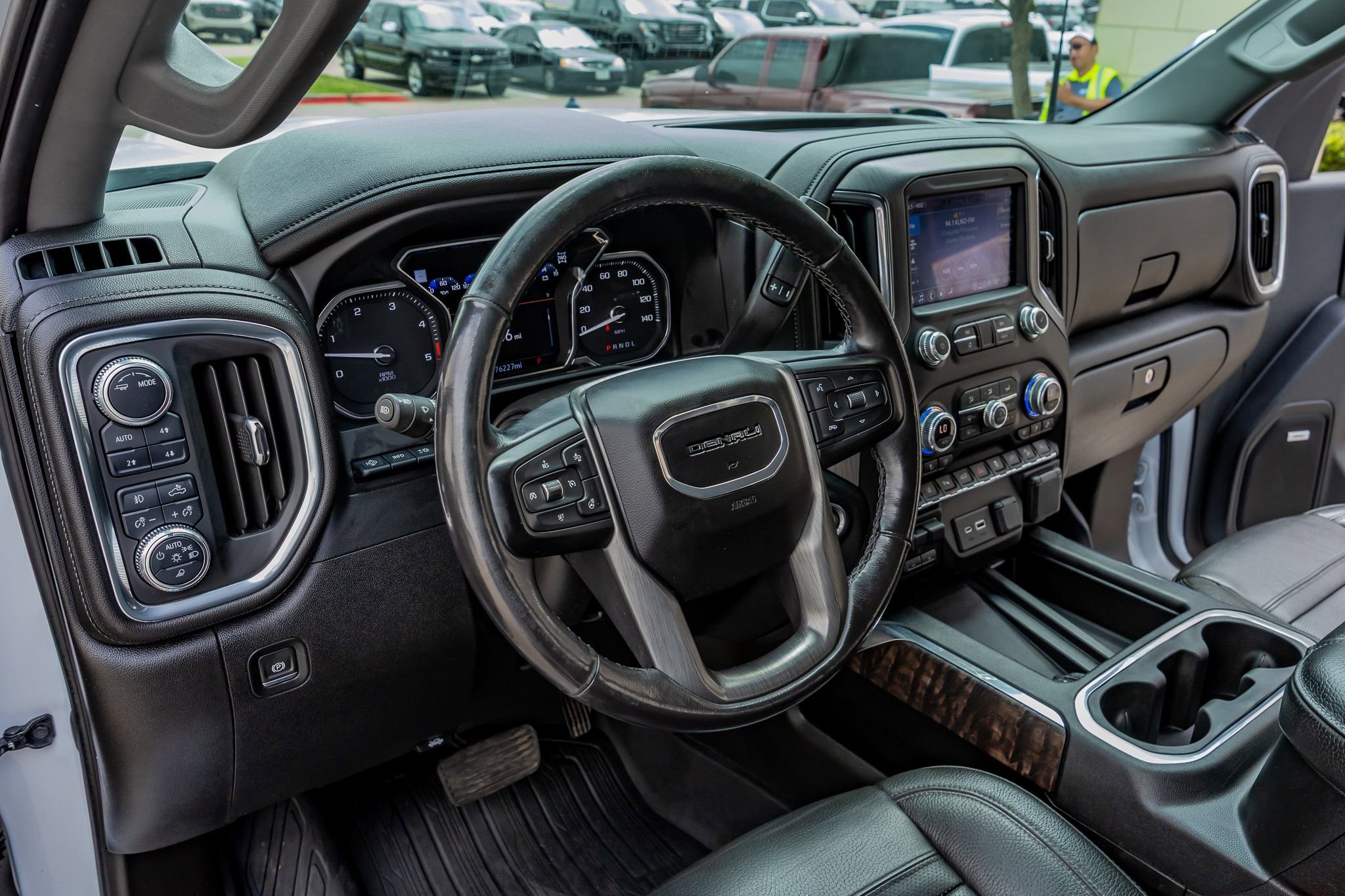 Used 2021 GMC Sierra 3500 Denali w/ Denali Ultimate Package AWD/4WD image 16