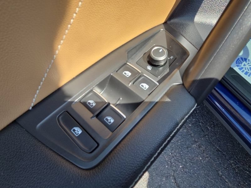 Used 2022 Volkswagen Tiguan SE w/ Panoramic Sunroof Package AWD/4WD image 22