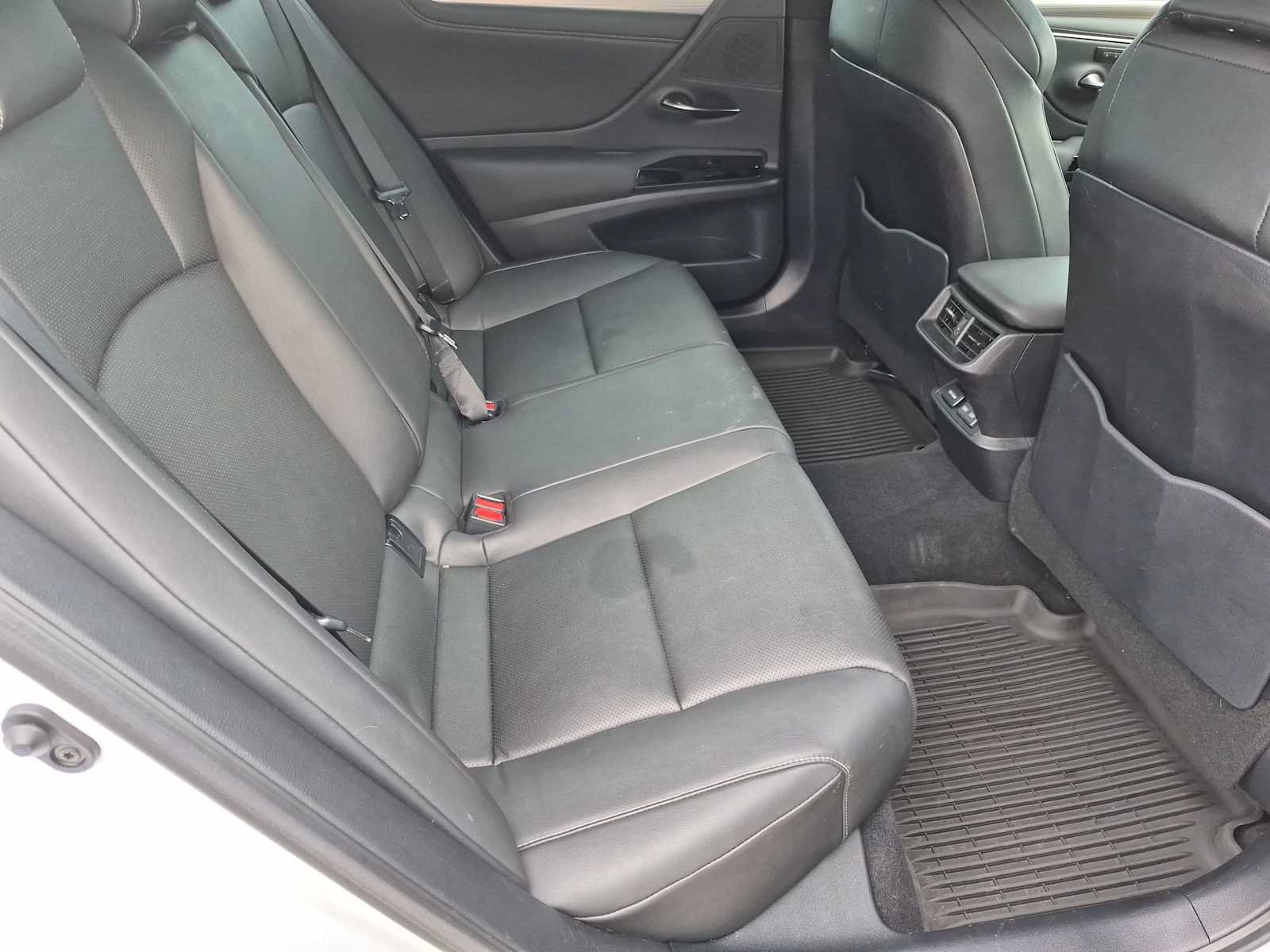 Used 2023 Lexus ES 350 F Sport w/ Accessory Package (Z2) FWD image 21