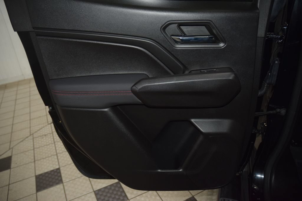 Used 2024 Chevrolet Colorado Z71 w/ Z71 Convenience Package 2 AWD/4WD image 46