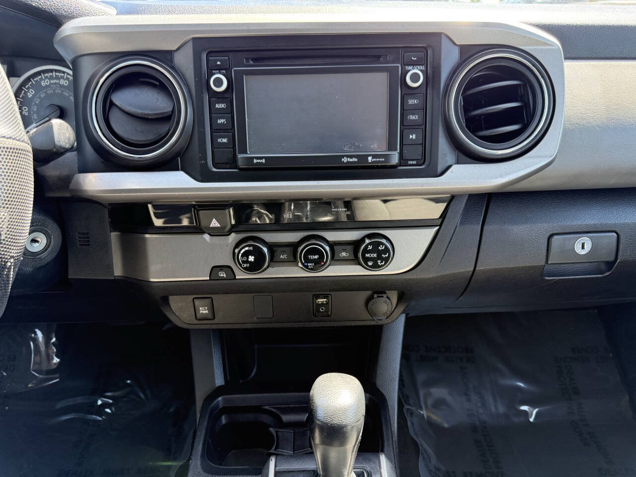Used 2018 Toyota Tacoma SR5 RWD image 18
