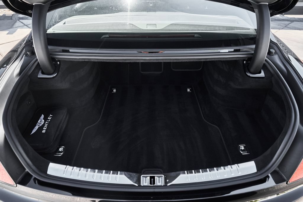 Used 2024 Bentley Flying Spur V8 AWD/4WD image 18