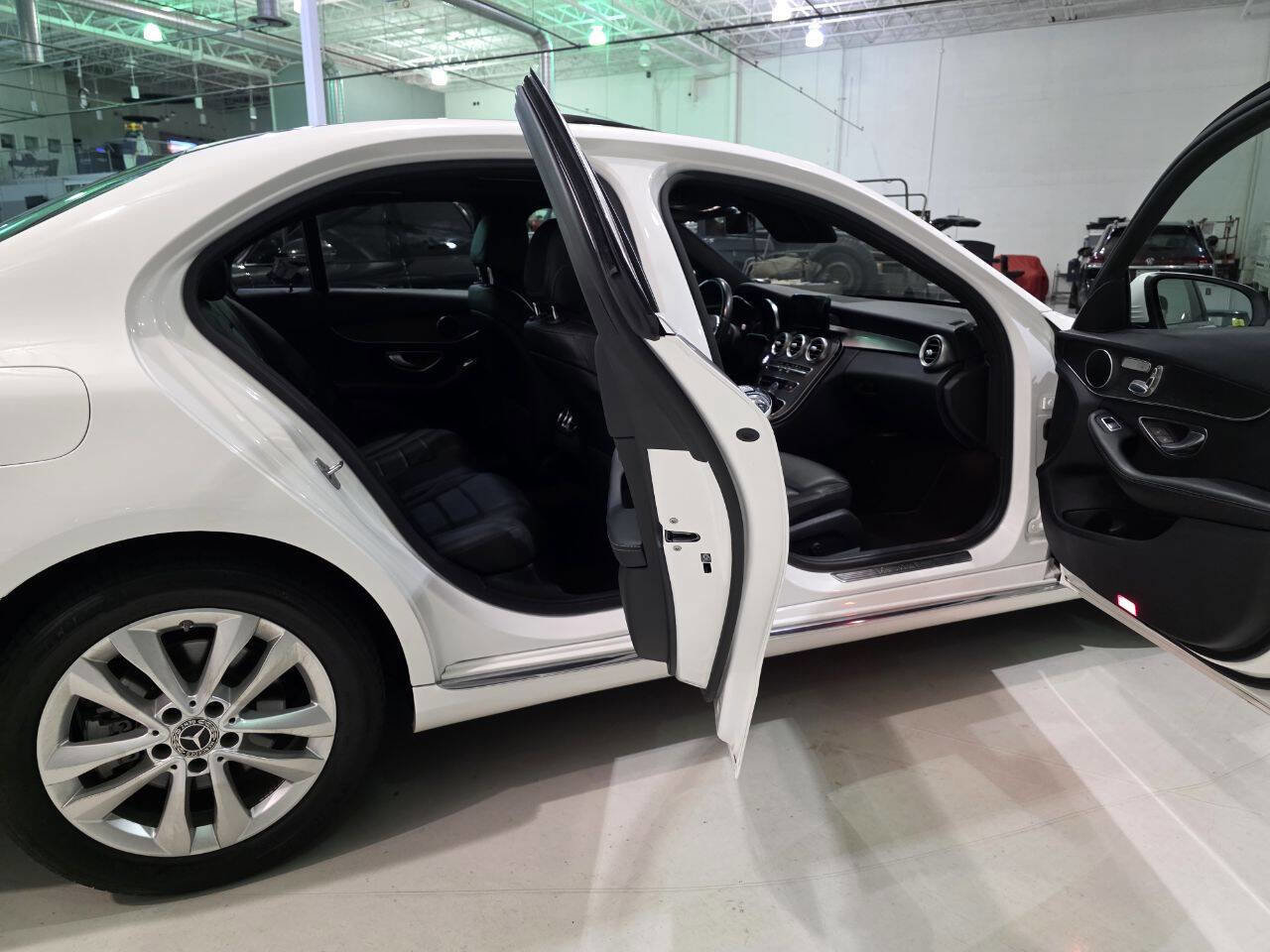 Used 2019 Mercedes-Benz C 300 4MATIC Sedan image 11