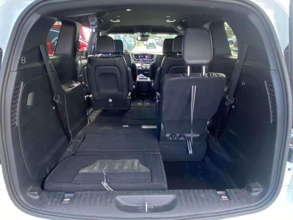 Used 2025 Chrysler Pacifica Select FWD image 26