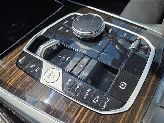 Used 2025 BMW X5 xDrive50e AWD/4WD image 15