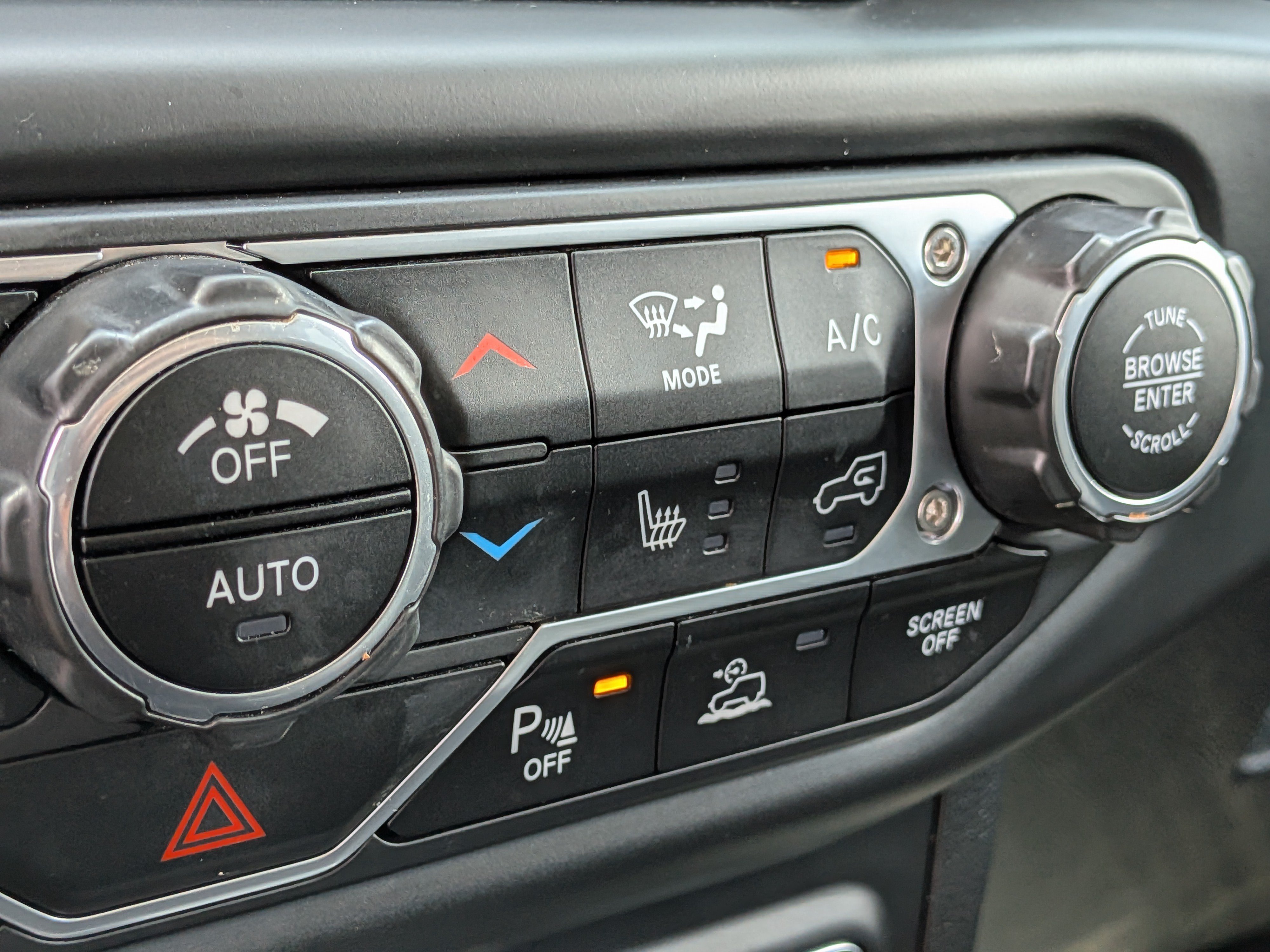 Used 2021 Jeep Gladiator Overland w/ Popular Equipment Package AWD/4WD image 32