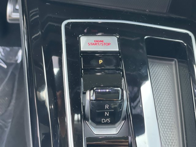 New 2026 Volkswagen GTI SE FWD image 17