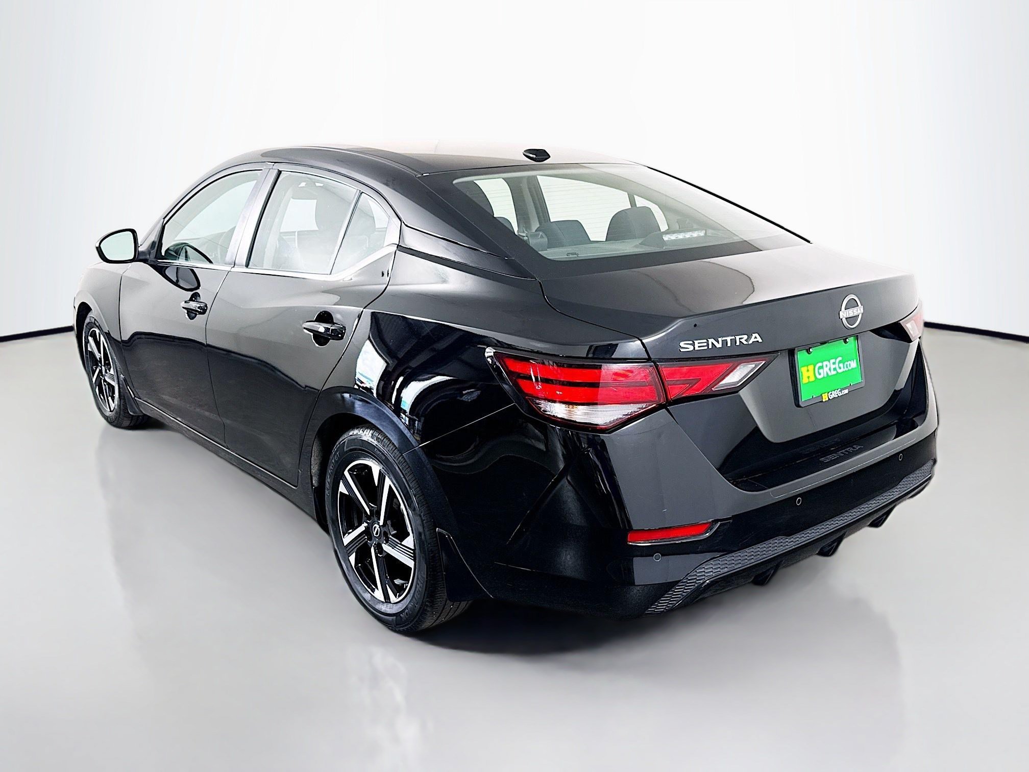 Used 2025 Nissan Sentra SV FWD image 7
